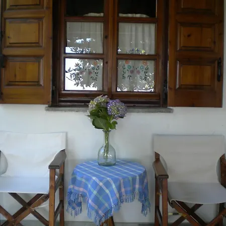 Casa de Férias Marelmy Mourésion